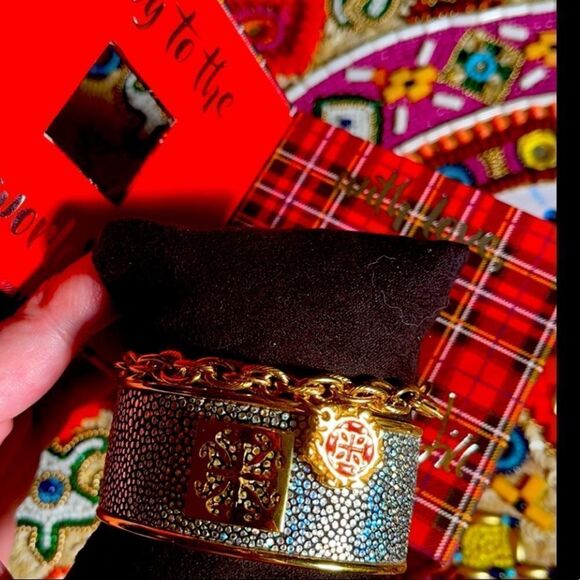 RUSTIC COTM December 2017 - comes w signature box! - Picture 12 of 13